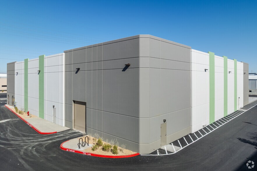 More Photos Of 5765 W Sunset Rd, Las Vegas Distribution For Sale