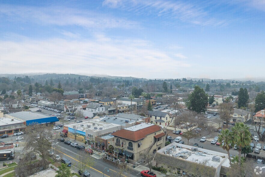 More Photos Of 328 St Mary St, Pleasanton Storefront Retail Office For Lease