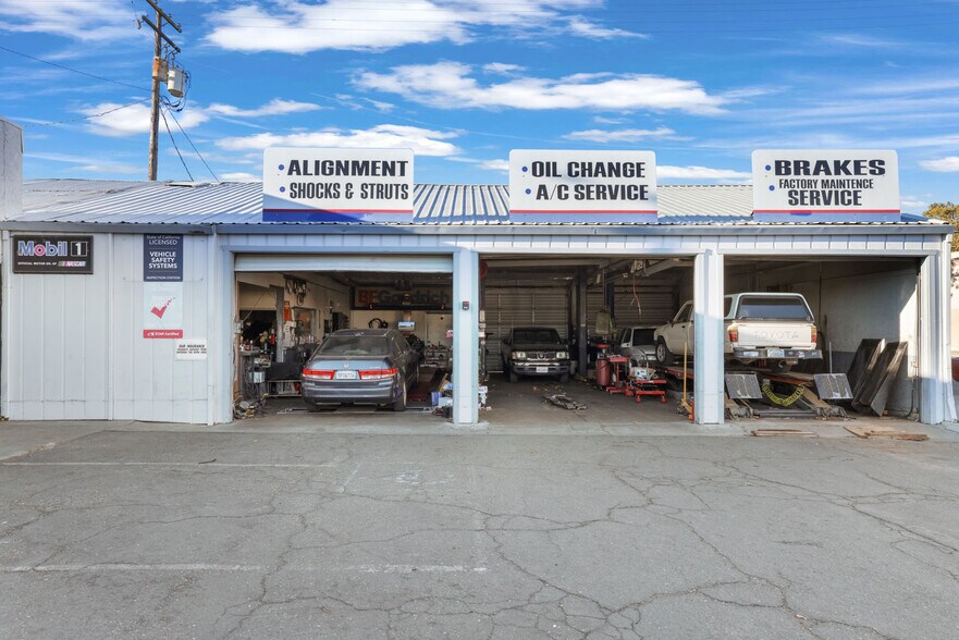 More Photos Of 210 S Center St, Turlock Auto Repair For Sale