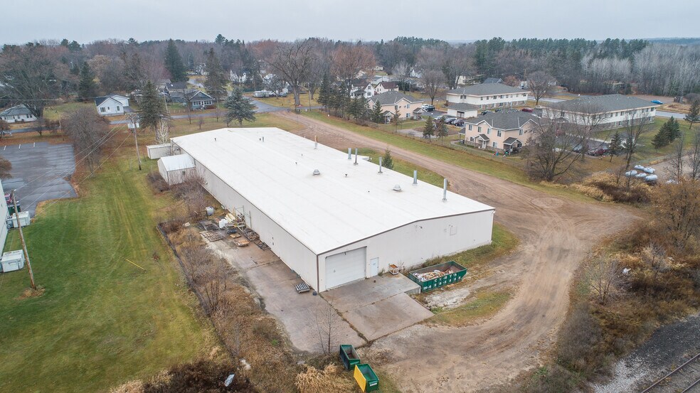 More Photos Of 106 Dunn Ave N, Hinckley Industrial For Lease