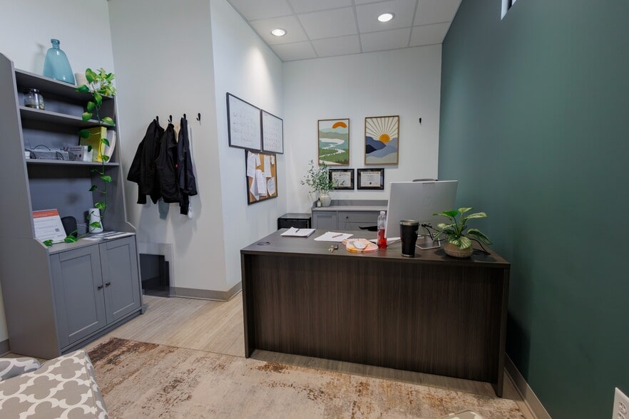 More Photos Of 101 Grant Pl, Lowell Medical For Lease