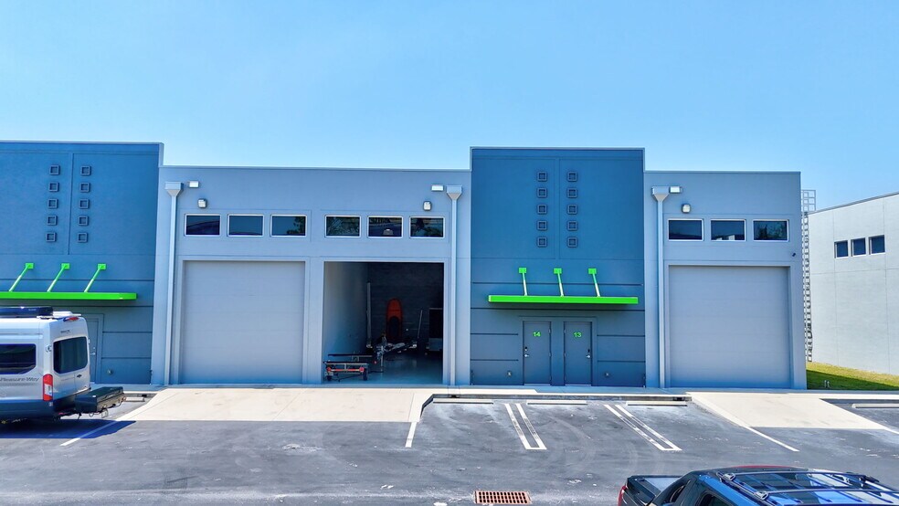 More Photos Of 861 NE Industrial Blvd, Jensen Beach Warehouse For Sale