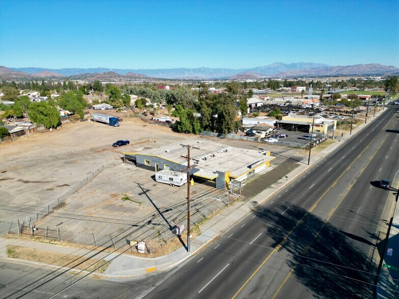 More Photos Of 10391 Arlington Ave, Riverside Warehouse For Sale