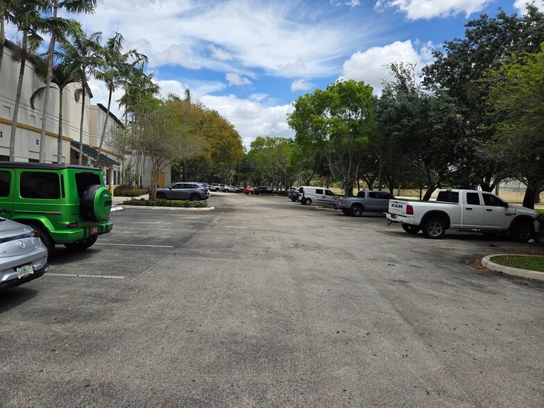More Photos Of 803-1003 Shotgun Rd, Sunrise Research And Development For Sale