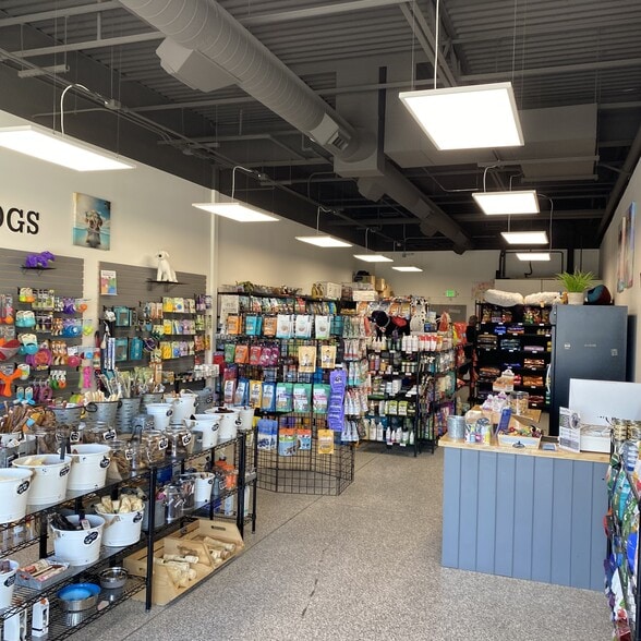 More Photos Of 150 S Ten Mile Rd, Meridian Storefront For Lease