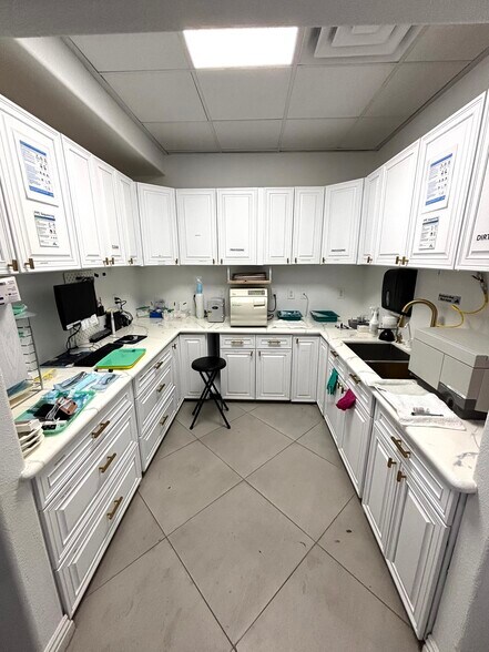 More Photos Of 1212 S Maryland Pky, Las Vegas Medical For Sale