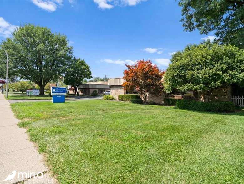 More Photos Of 32280 5 Mile Rd, Livonia Medical For Sale