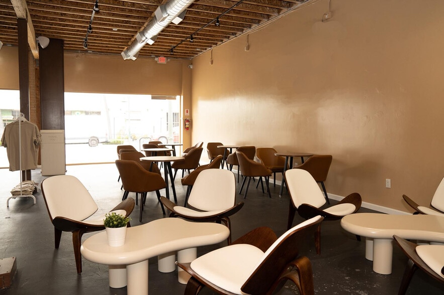 More Photos Of 5911-5913 Hollywood Blvd, Los Angeles Restaurant For Lease