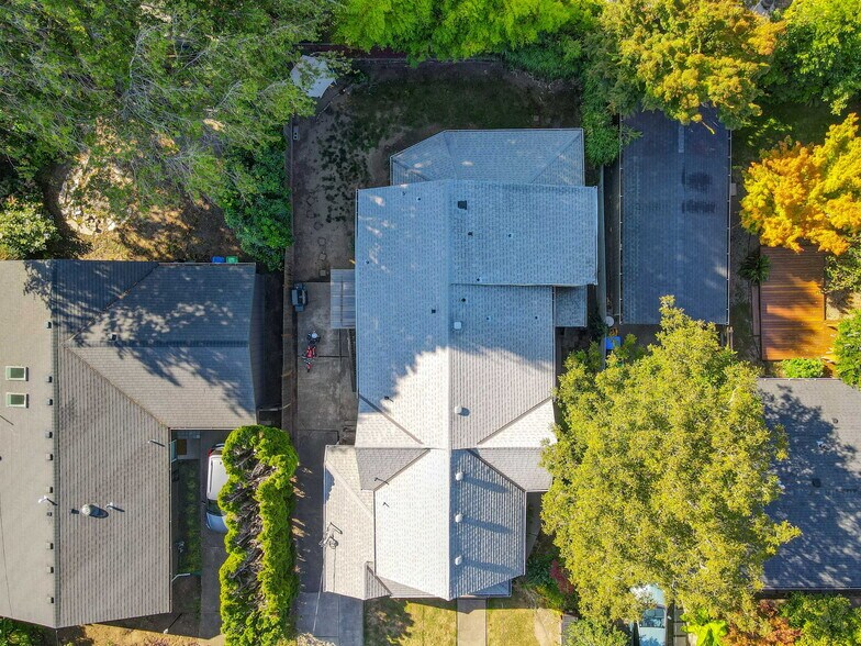 More Photos Of 1414 SE Lambert St, Portland Apartments For Sale