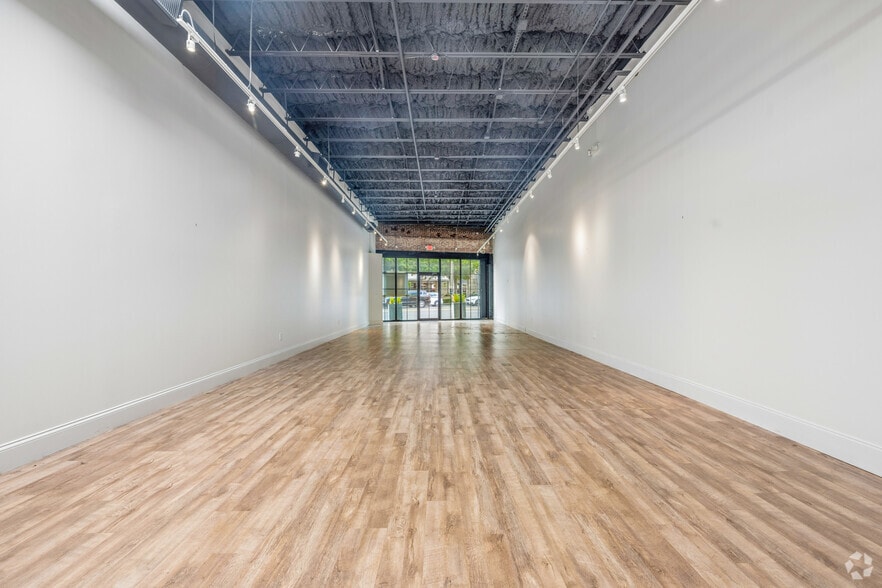 More Photos Of 1831 Peachtree Rd NW, Atlanta Storefront For Lease