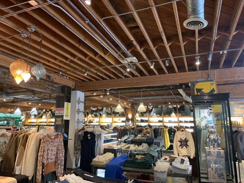 More Photos Of 150 S La Brea Ave, Los Angeles Storefront For Lease