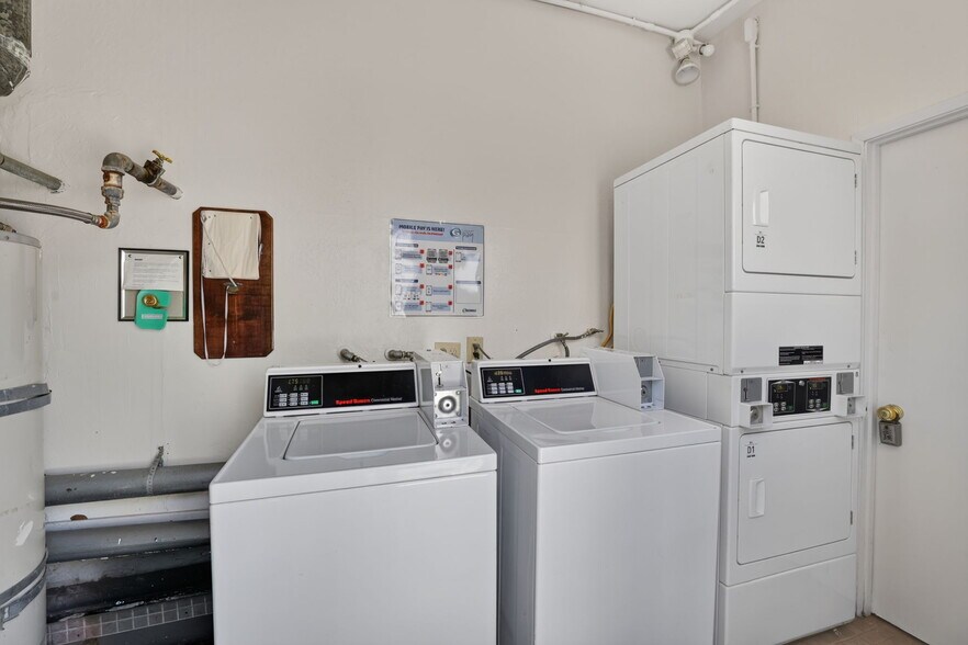 More Photos Of 614 17th St, Sacramento Apartments For Sale