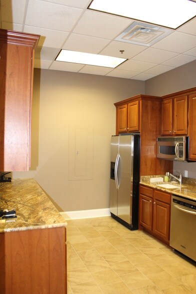 More Photos Of 101 E McBee Ave, Greenville General Retail For Lease