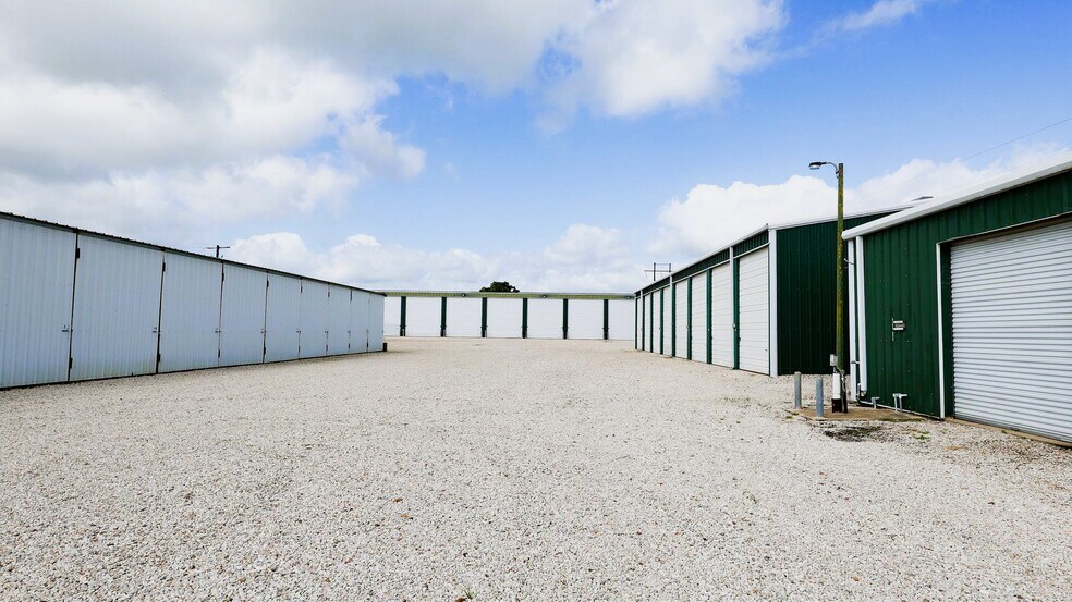 More Photos Of 5250 TX-185 Hwy, Victoria Self Storage For Sale