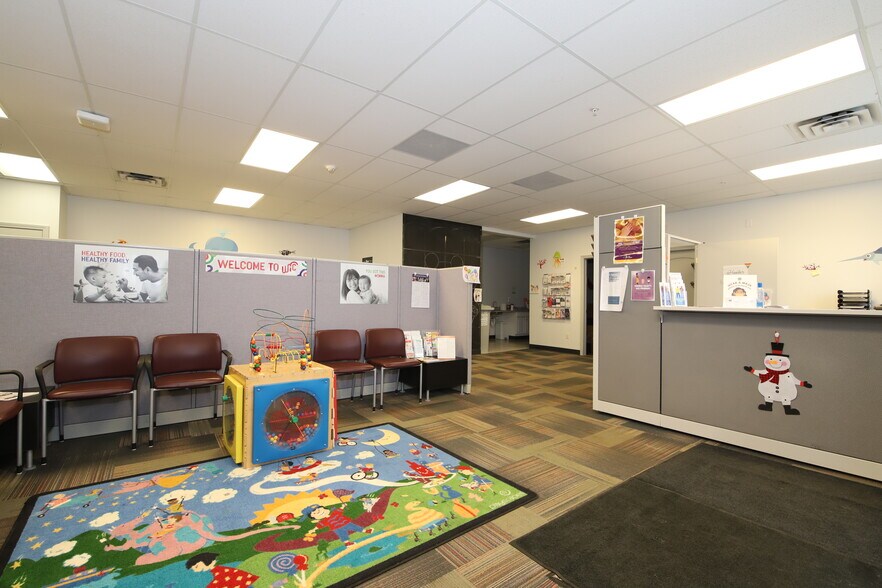 More Photos Of 2670-2672 W Ridge Rd, Greece Freestanding For Lease