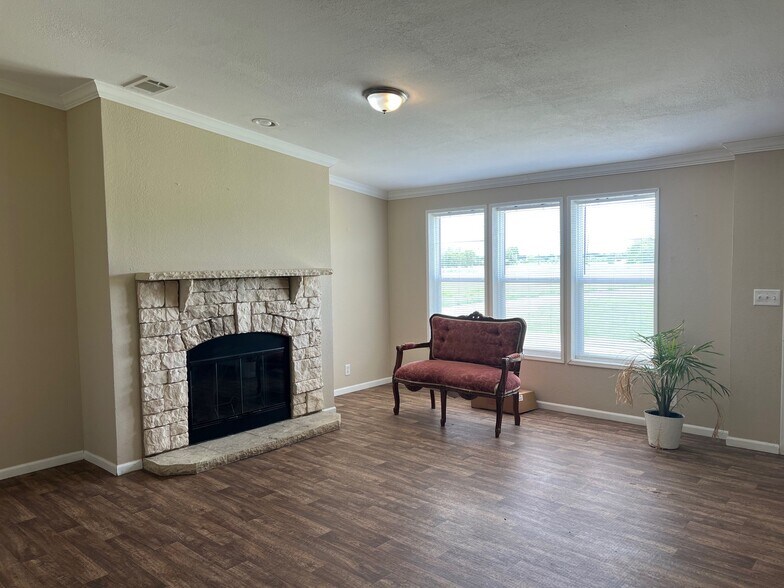 More Photos Of 149 Co 679 rd, Natalia Flex For Sale