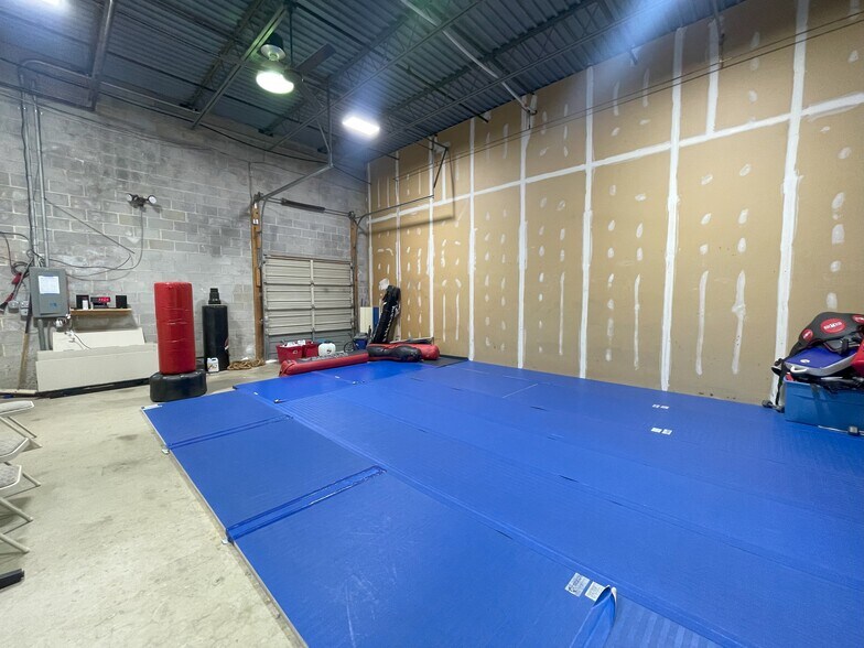 More Photos Of 2091 Springdale Rd, Cherry Hill Research And Development For Lease