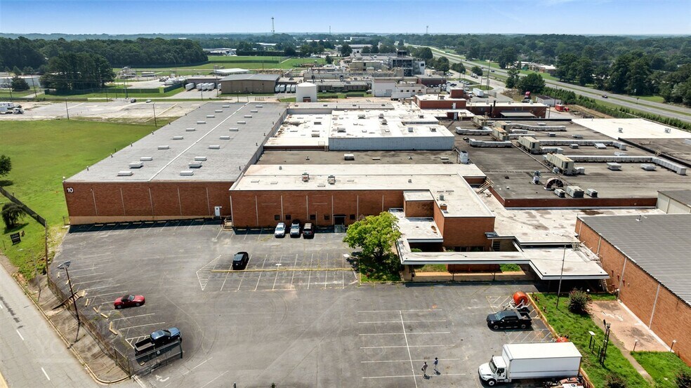 More Photos Of 300 S Main St, Mauldin Warehouse For Sale