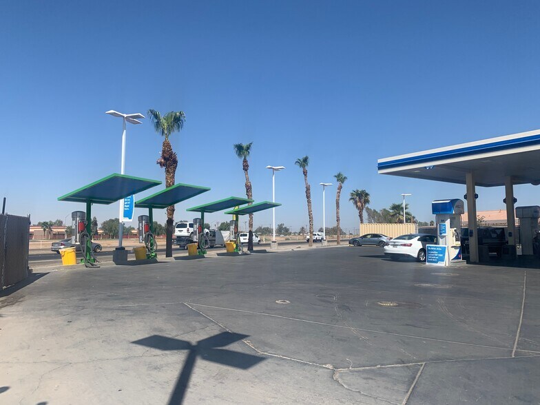 More Photos Of 205 E 15th St, Imperial Convenience Store For Sale