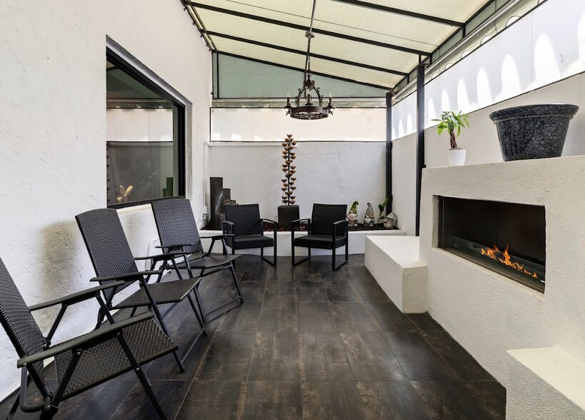 More Photos Of 1776 N Highland Ave, Los Angeles Office For Lease