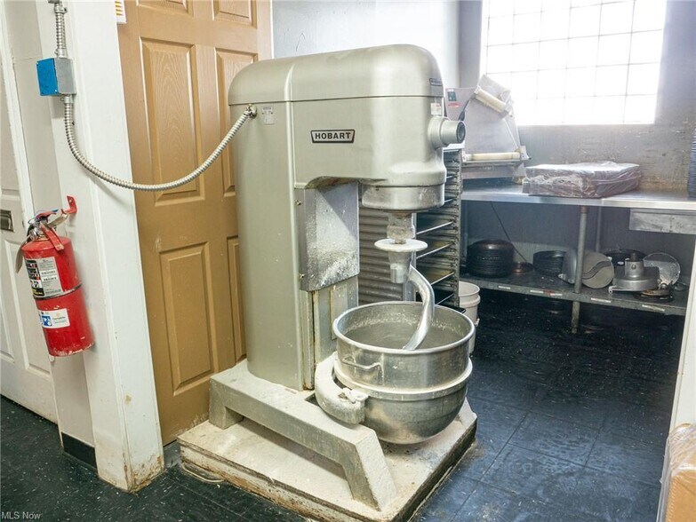 More Photos Of 880 Youngstown Poland Rd, Struthers Restaurant For Lease