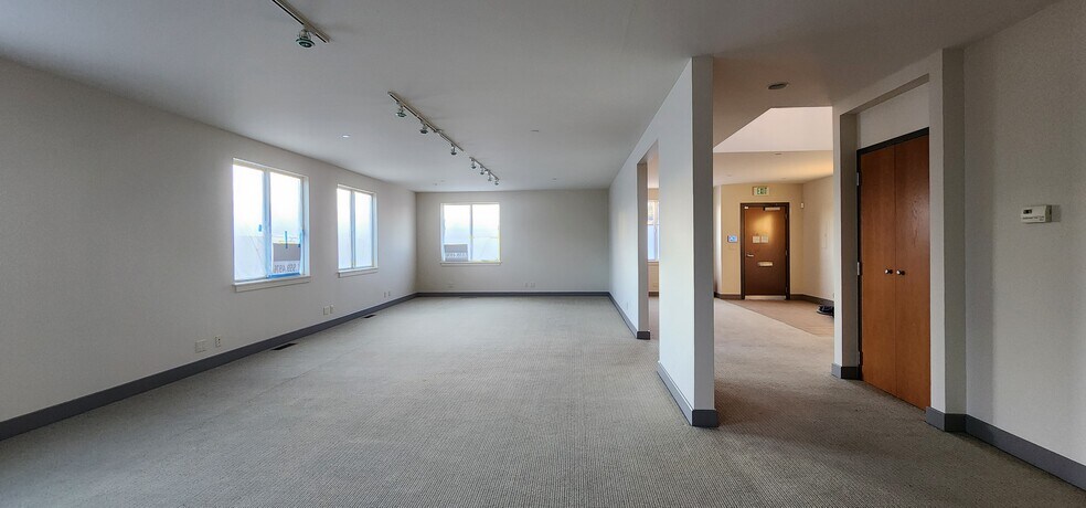 More Photos Of 2145 Keith St, San Francisco Office For Lease
