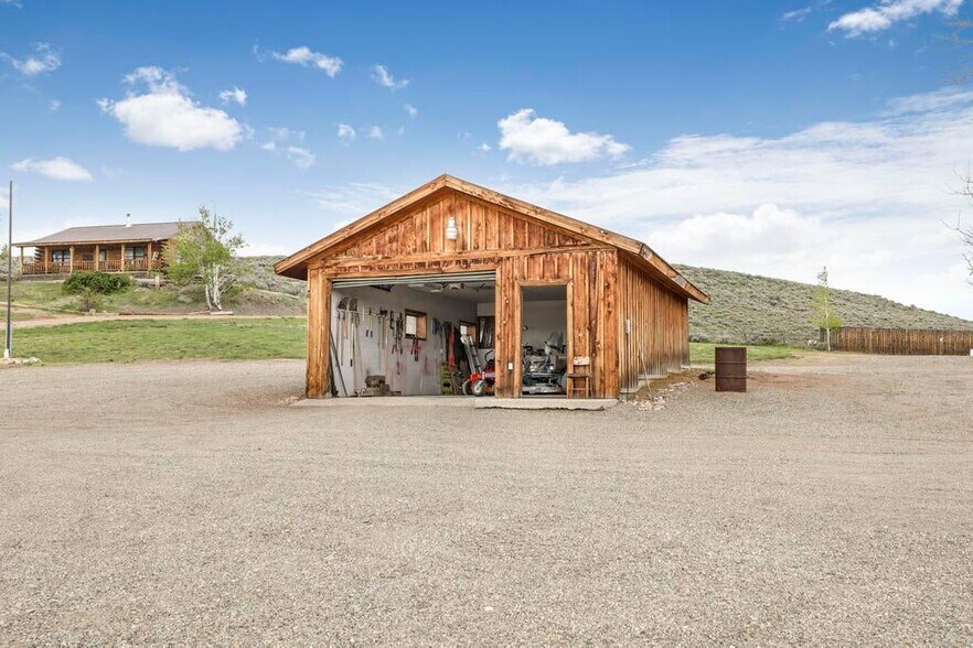 More Photos Of 319 W Magic Rd, West Magic Hospitality For Sale