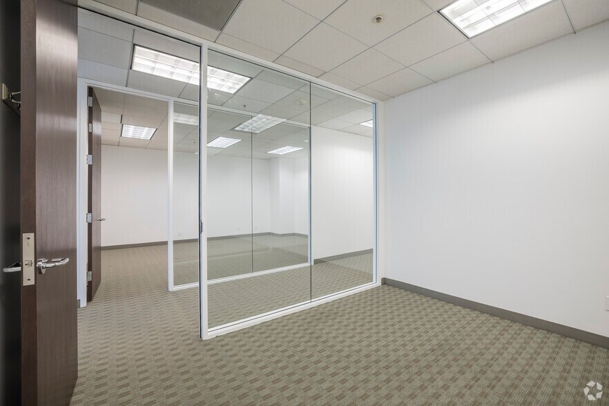 More Photos Of 1999 Harrison St, Oakland Coworking Space