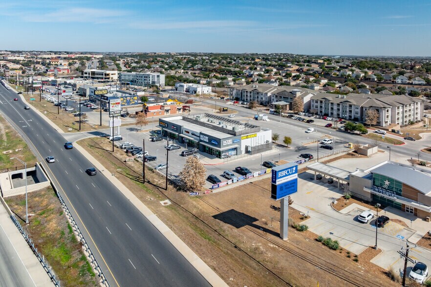 More Photos Of 21918 US 281, San Antonio Freestanding For Lease