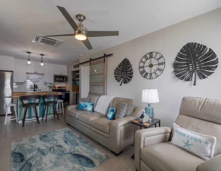 More Photos Of 2960 Oleander St, Saint James City Hotel For Sale