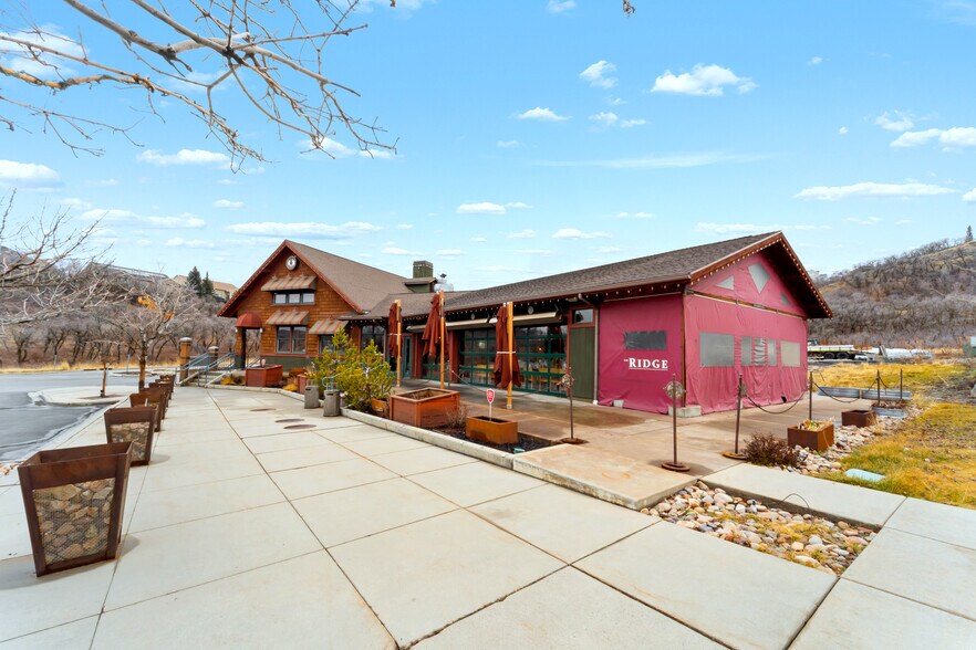 More Photos Of 14886 S Traverse Ridge Rd, Draper Restaurant For Sale