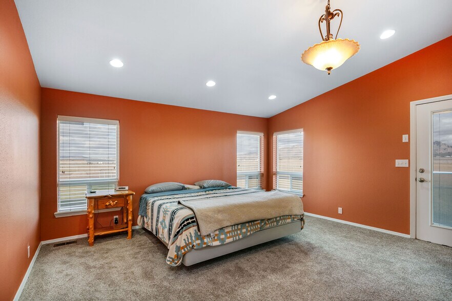 More Photos Of 9101 NW 31st St, Terrebonne Specialty For Sale