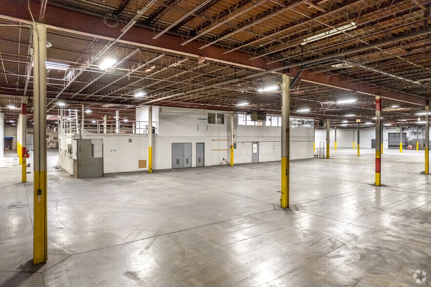 More Photos Of 3960 Summit Rd, Norton Flex For Lease