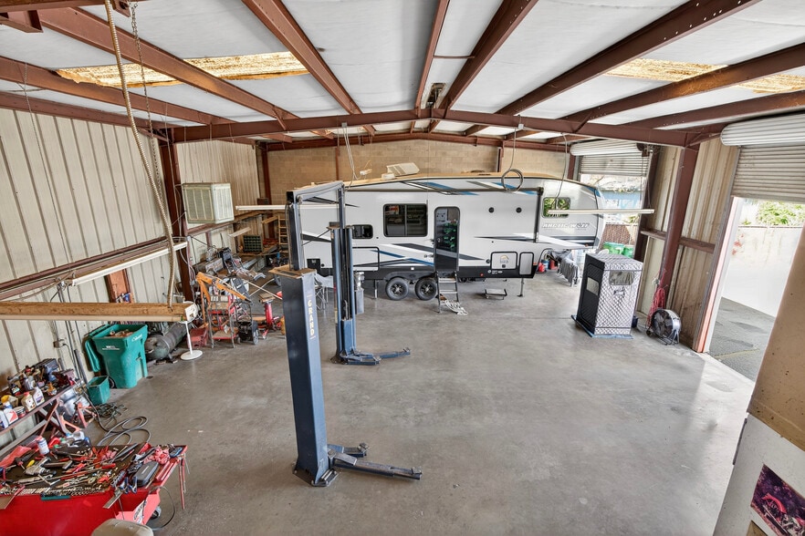 More Photos Of 652 E Lockeford St, Lodi Auto Repair For Sale
