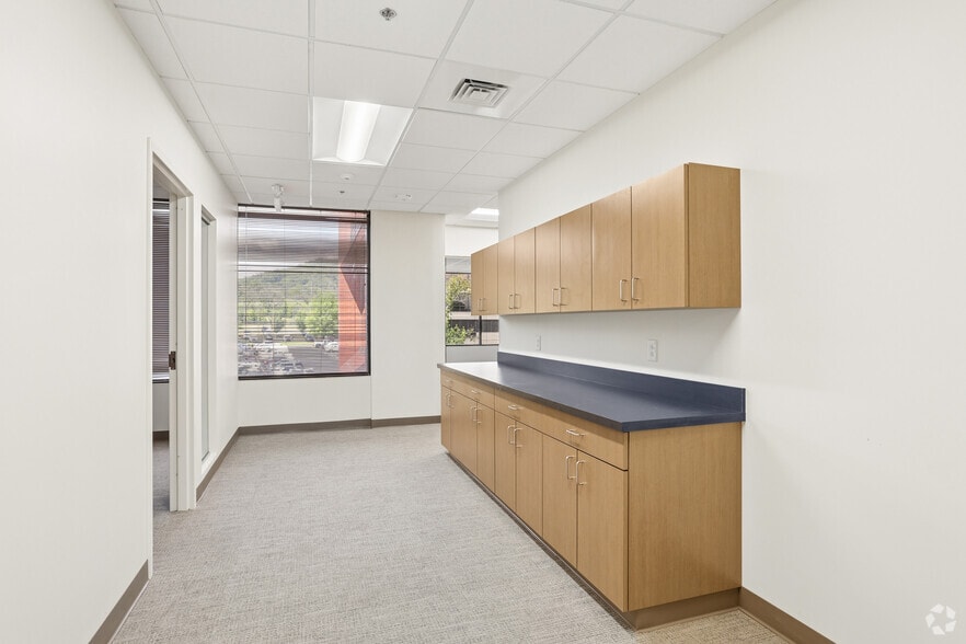 More Photos Of 111 Westwood Pl, Brentwood Office For Lease