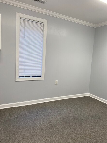 More Photos Of 8402 Six Forks Rd, Raleigh Office For Lease