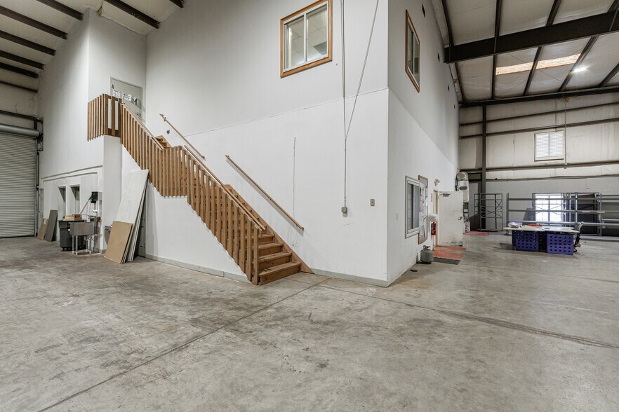More Photos Of 12230 Cumming Hwy, Canton Warehouse For Lease