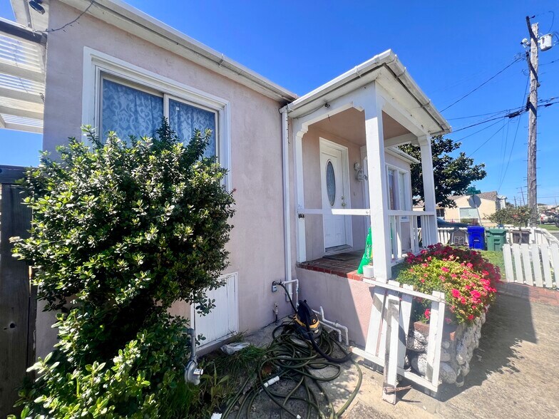 More Photos Of 789 17th St, Richmond Multifamily For Sale