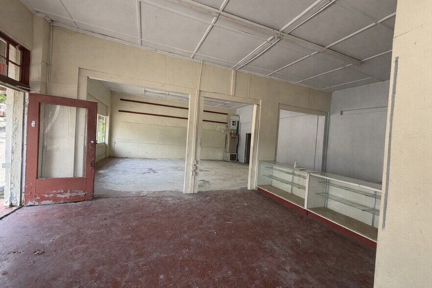 More Photos Of 137 W Main St, Manchester Office For Sale
