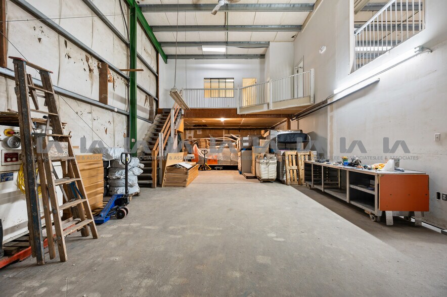 More Photos Of 2727 Dixon St, Port Coquitlam Industrial For Sale