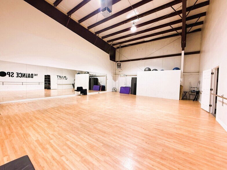 More Photos Of 576 Highway 198, Salem General Retail For Sale