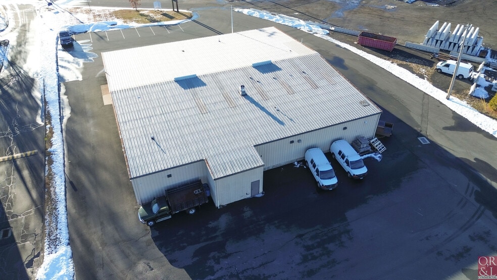 More Photos Of 66 N Plains Hwy, Wallingford Manufacturing For Lease