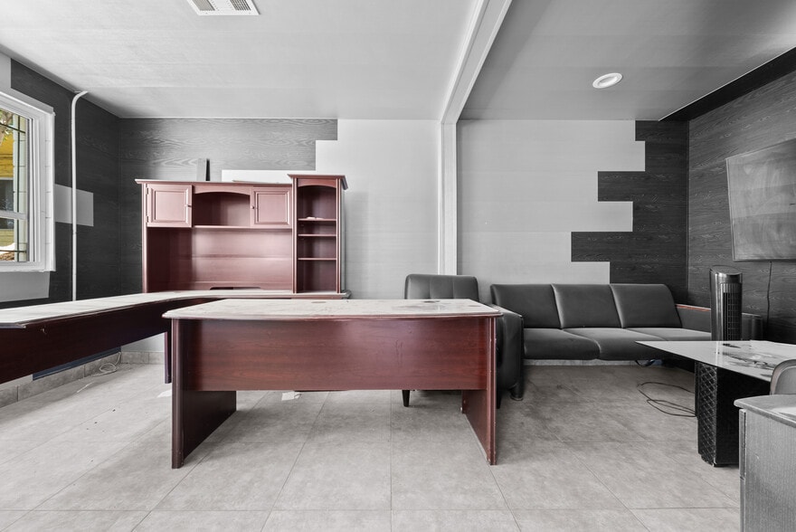 More Photos Of 1130 N Maclay Ave, San Fernando Warehouse For Lease