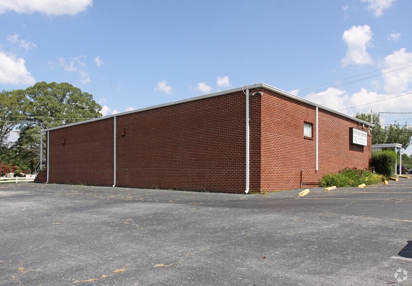 More Photos Of 1035 Main St, Forest Park Coworking Space