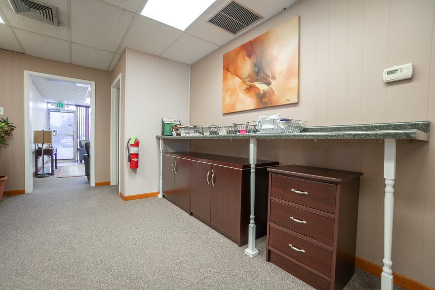 More Photos Of 9635 Saric Ct, Highland Office For Lease