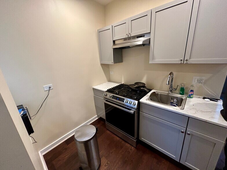 More Photos Of 735 E 88th St, Chicago Apartments For Sale