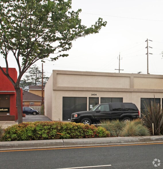 More Photos Of 3404 W Burbank Blvd, Burbank Movie Radio TVStudio For Lease