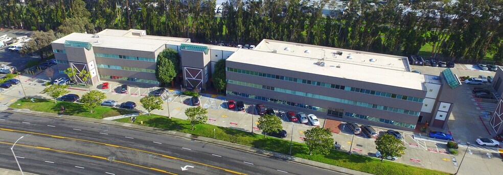 More Photos Of 1435-1475 Huntington Ave, South San Francisco Showroom For Sale