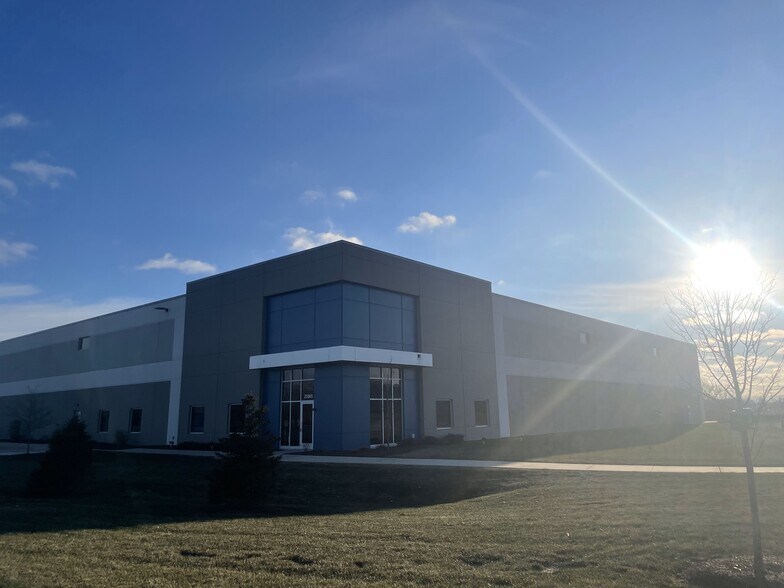 More Photos Of 25005 Joe Meier Pky, Salem Manufacturing For Lease