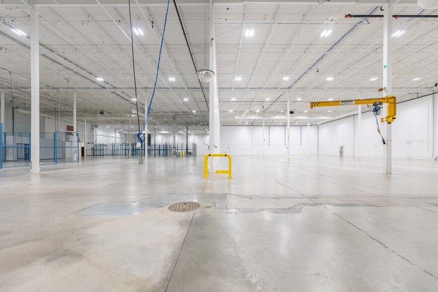 More Photos Of 3450 Harvester Rd, Burlington Light Manufacturing For Lease